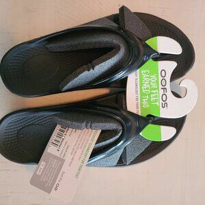 Oofos flip flops